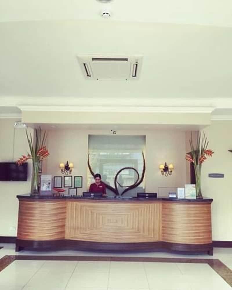 Hotel Venezia Legazpi Bagian luar foto