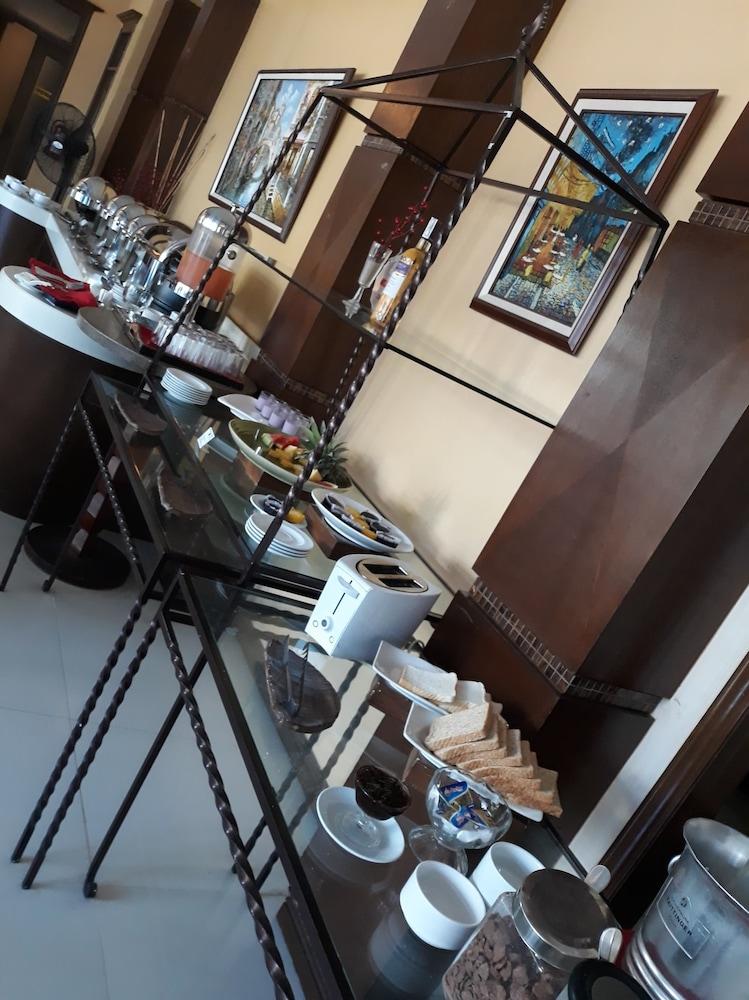 Hotel Venezia Legazpi Bagian luar foto